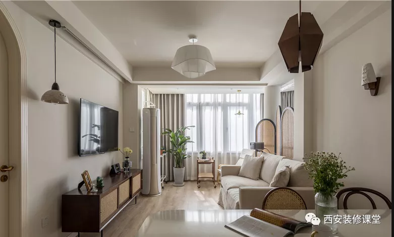 70㎡两室暗厅，改造暖色婚房