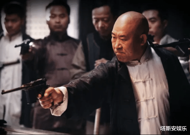 杜旭东|国家一级演员杜旭东，因“嘴歪”专演坏人，但妻女却都貌美如花