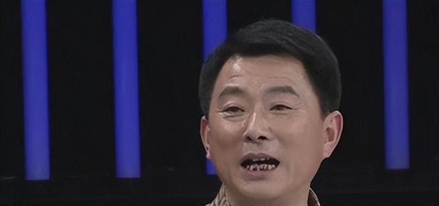 1987年,江苏小伙借给男孩1000元,25年后,对方拿出一千万回报他