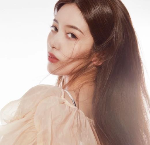 心动4|《心动4》小孔收入曝光，一条广告收费超5.5W，却说自己是穷学生