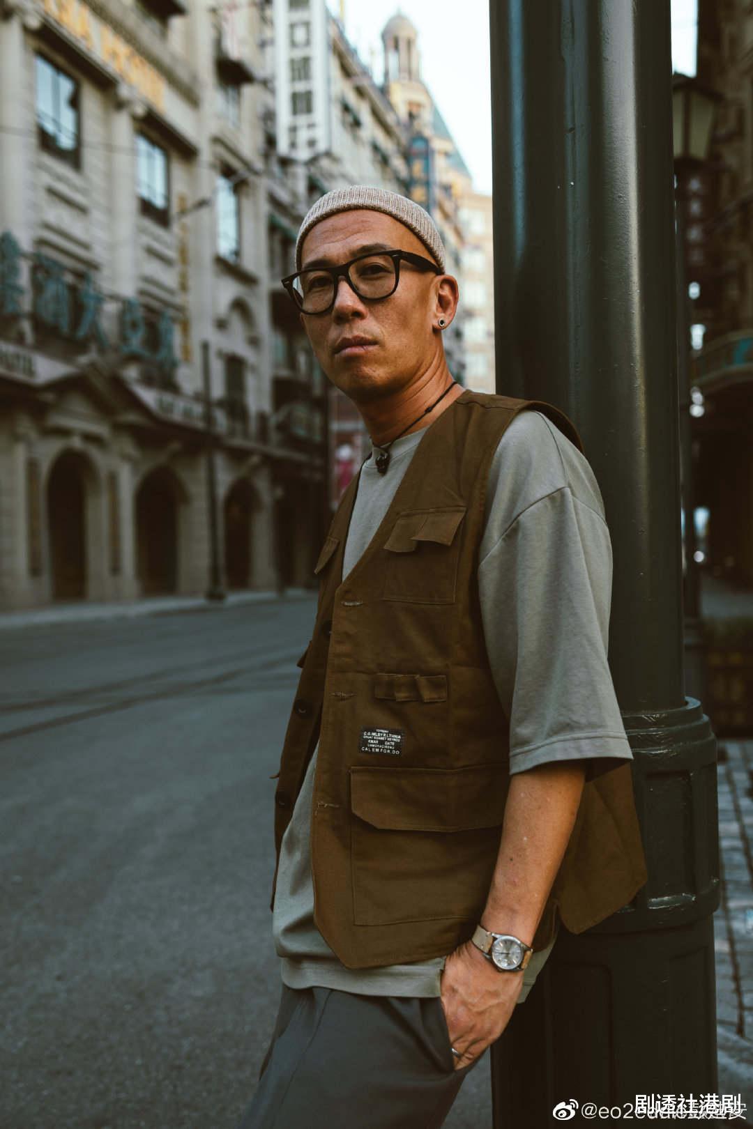 彭怀安|接地气！三位知名港星坐高铁普通座兴奋高歌，被指行为扰民