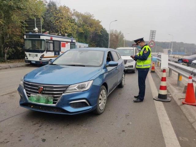 郑州市交通执法部门严查疫情期间非法营运等违法违规行为