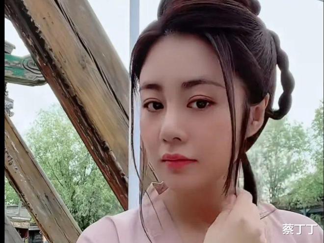 谢广坤|谢广坤：和王小蒙拍戏太尴尬，喊了我十几年的爹，叫我相公不习惯