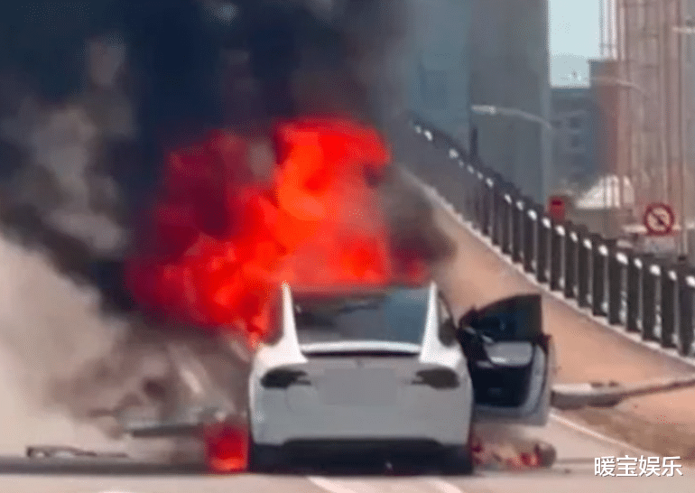 林志颖|林志颖车祸现场曝光！额头衣服都是血躺地上，车被撞变形浓烟滚滚