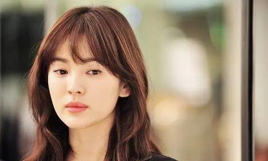 宋慧乔|父母离婚、15岁出道都没放弃,却因恋爱遍体鳞伤,宋慧乔还是输了