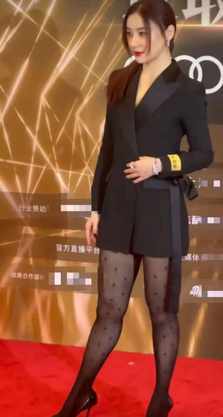 杨幂|8位女星的生图：杨幂腿不直，赵丽颖身材比例受争议