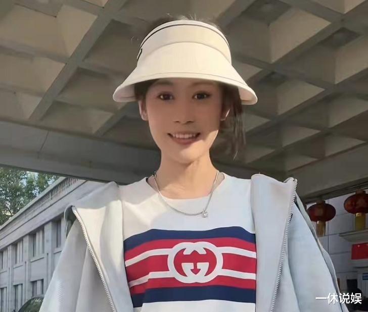 宋晓峰|专业成绩76.86,宋晓峰18岁女儿考上北电,兴奋到在街上跳舞