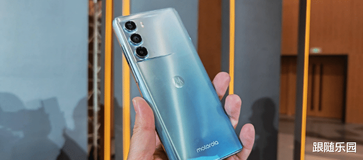 |摩托edge X30值不值得选？听听内行人的分析，优缺点也很明显！