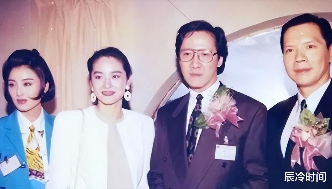 张敏|张敏：被向华胜追爱十年，54岁无儿无女，如今情感状况如何了？