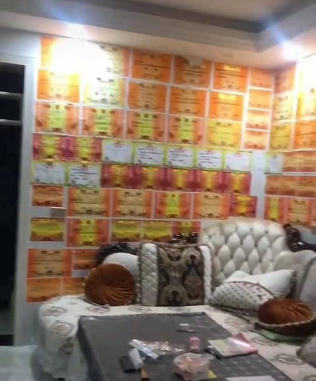 儿子9年得270张奖状,家中3面墙壁贴不下