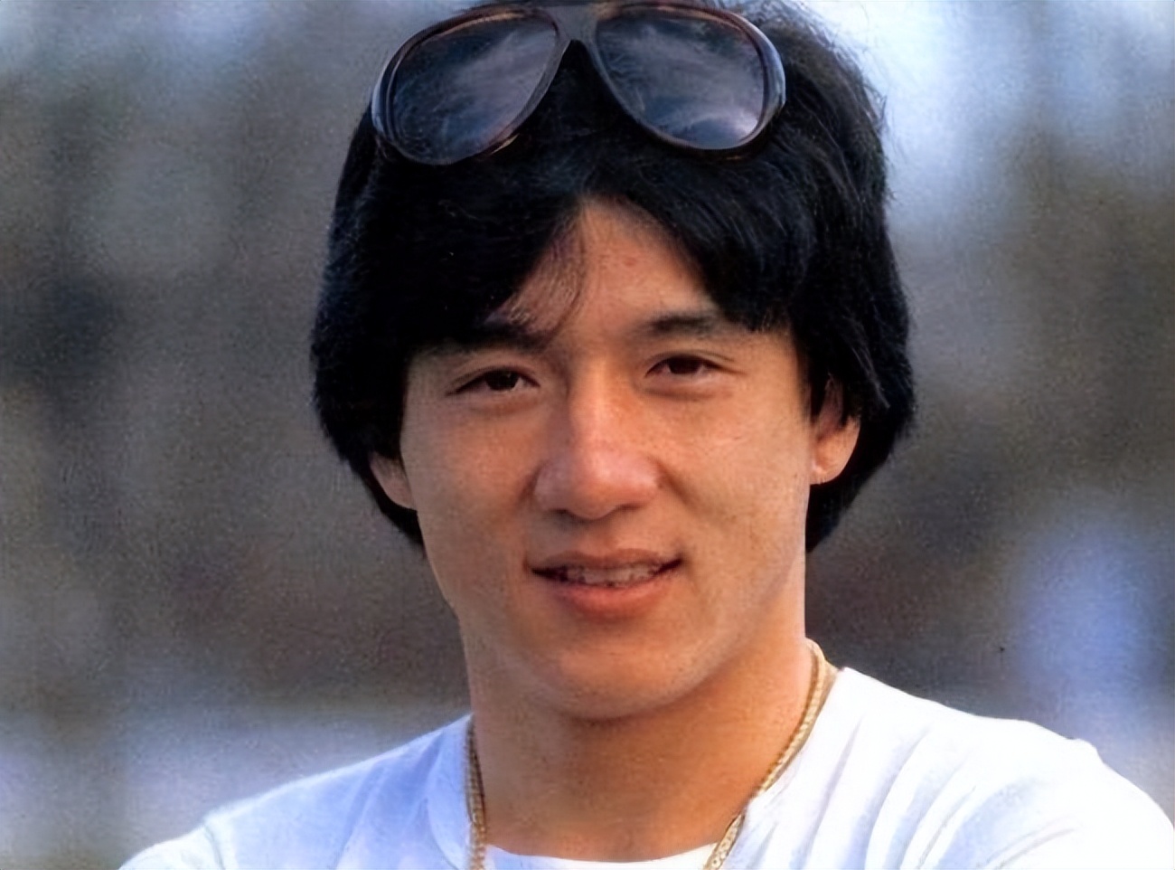 金庸|被作家嫌弃的5位明星，2人被嘲颜值不够，2人被金庸指责毁原著