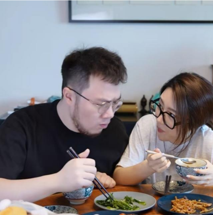 宋丹丹|宋丹丹儿子巴图：在父母离异的阴影中长大，27岁结婚儿子已满3岁