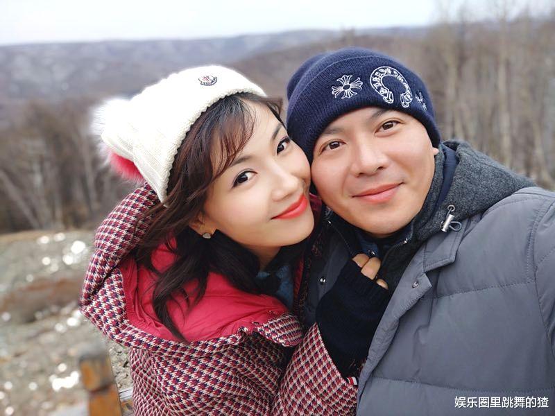 |43岁刘涛晒健身照，傲人身材令人羡慕，网友：胸前的白点是什么？