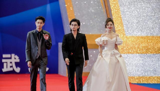 秦霄贤|德云社秦霄贤回应传闻,对于花八位数买新人奖,老秦:没有那么多