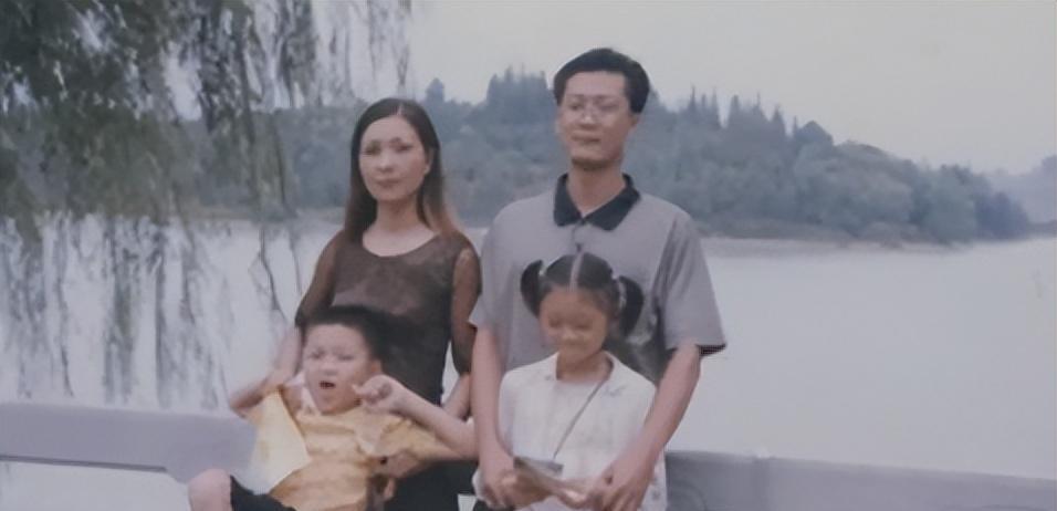 2011年,妹妹杀害姐姐一家四口,被捕后称:丈夫在姐姐手下像条狗