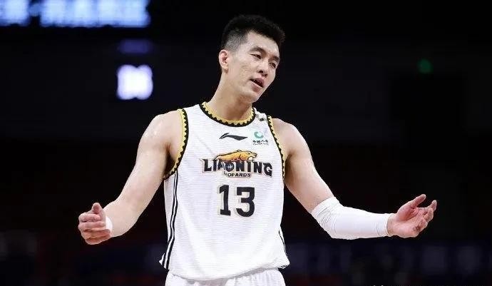 上海男篮|上海男篮新消息！两大外援遭放弃，杜锋爱徒小胡或加盟