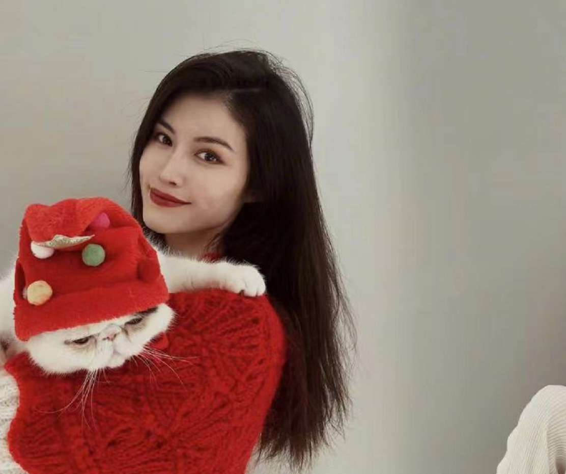 明星素颜|常年以烟熏、舞台妆出境，一旦素颜犹如“换脸”，几乎都认不出