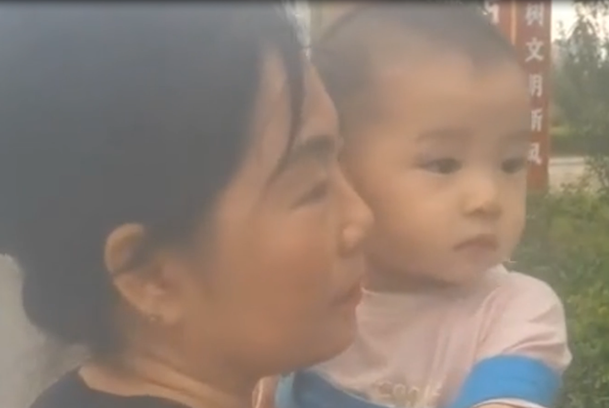 67岁高龄产妇生女,给孩子庆生未见儿女到场,疑似早已断绝关系?