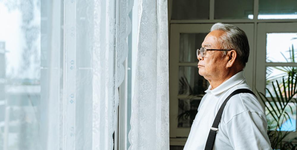 昆明|手握两套房，晚年却连旅游也不敢，62岁大爷：两份钱掰成了三份花