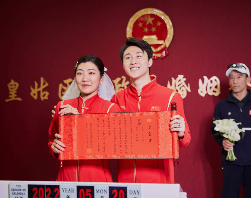 汪峰|没有汪峰也有八卦!520当天有两对明星结婚,一个明星再被曝出轨