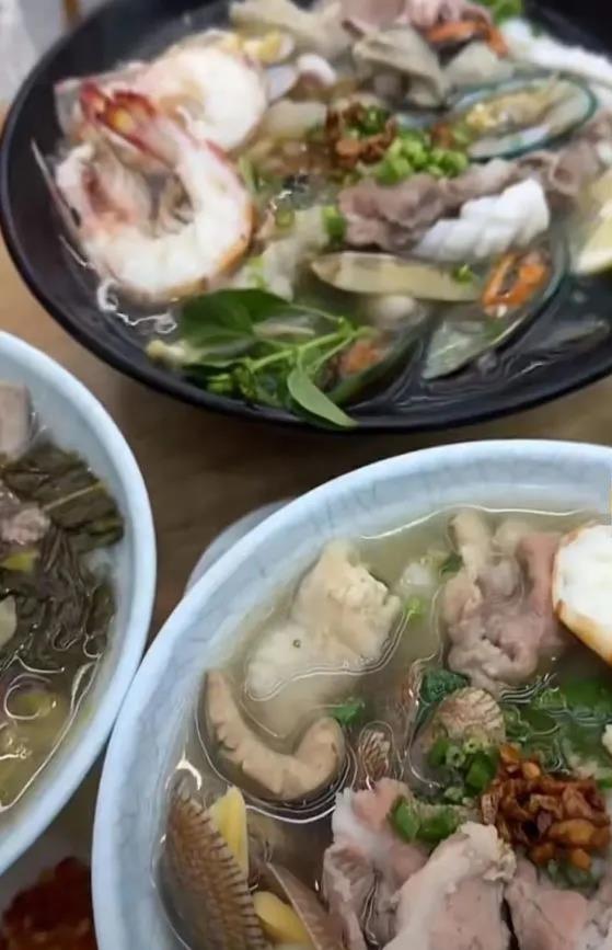 “4碗粉545元非天价”,别让任性质疑伤了餐饮业!