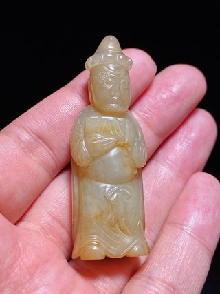 和田玉籽料|明 和田玉籽料 白玉受沁 胡人献宝 把件 挂件勒子