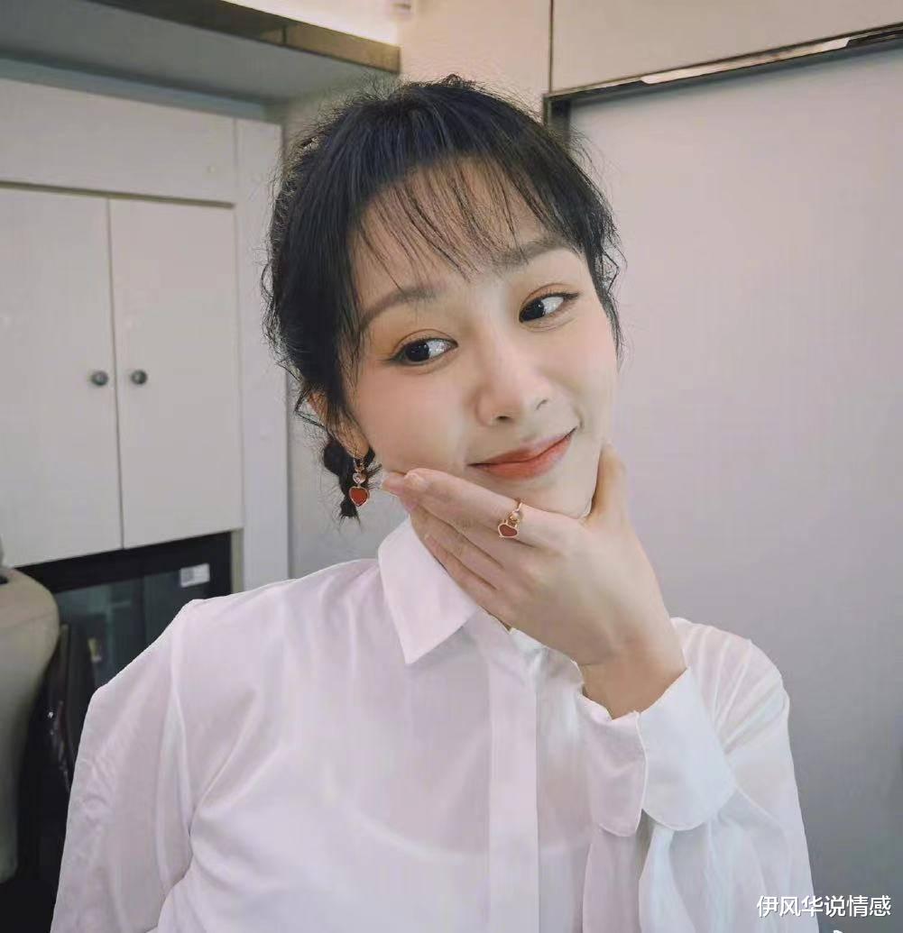 杨紫|网传金鹰女神是李沁，已经安排试衣服，网友心疼杨紫