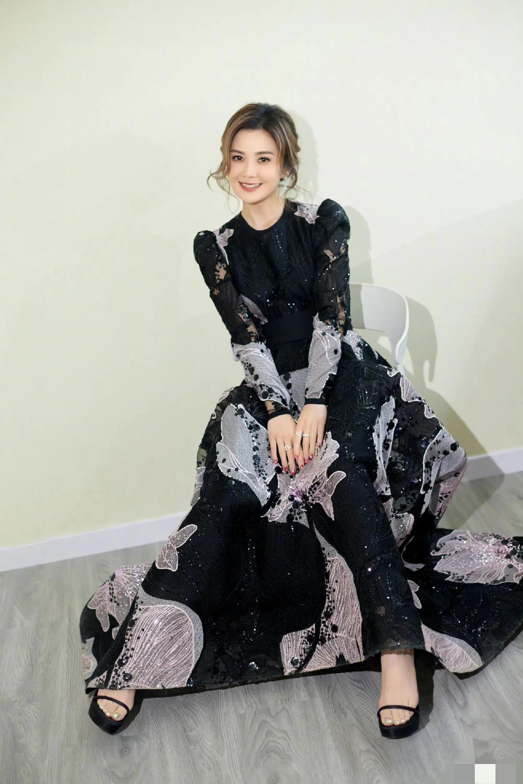 阿娇|Twins晒合照姐妹同框情深惹人羡