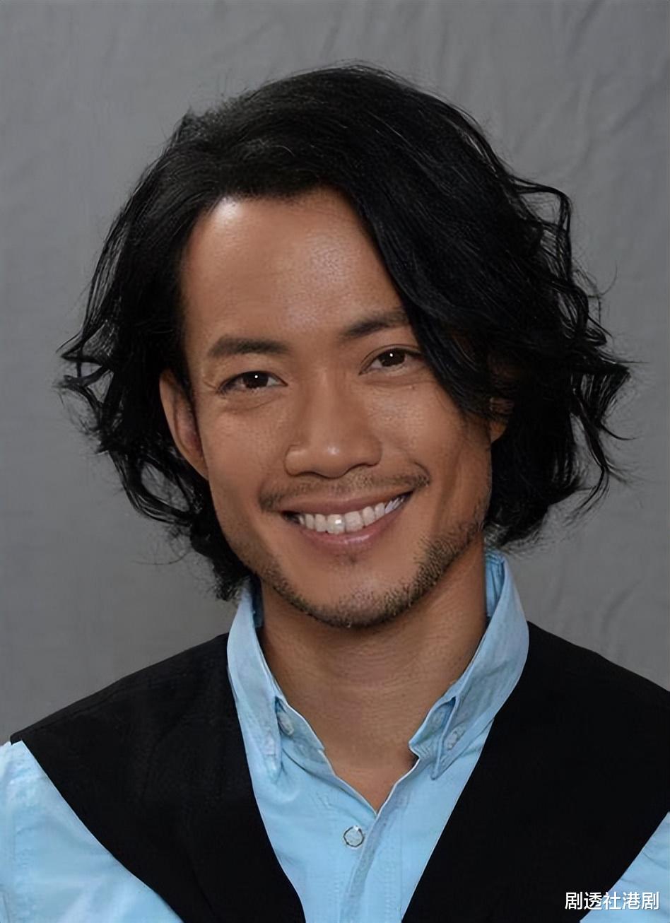 TVB|迎事业高峰！前TVB知名男星效力多家电视台，工作接踵而来人气急升