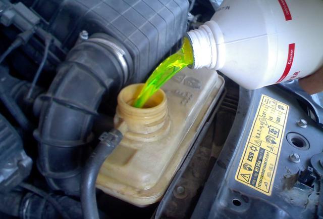 防冻液不同的颜色,可以混加吗