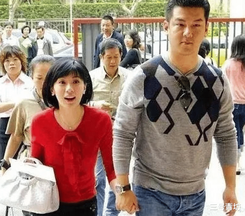 孙志浩|“富豪前夫”孙志浩：辜负了前妻贾静雯，把现任妻子宠成宝