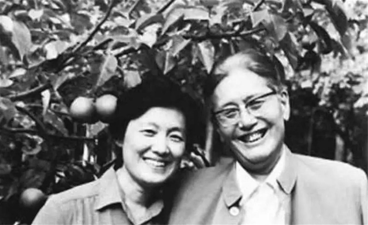 乔冠华|章含之去世前,为何托护士转告女儿:不要把我和乔冠华葬在一起