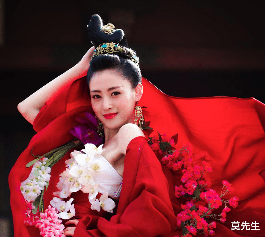 明星|2022年形象坍塌的9位明星,没有一个值得同情,都是在自毁前程