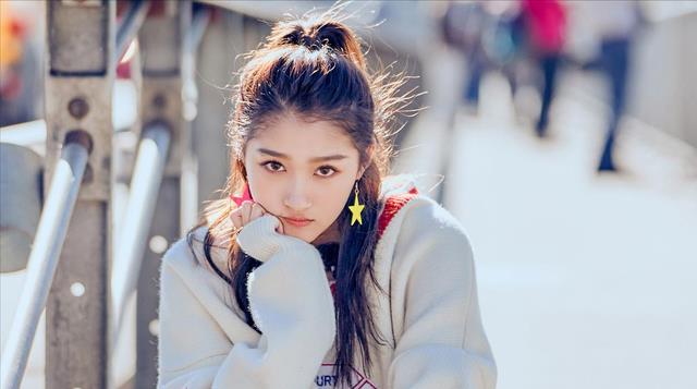 鹿晗|关晓彤发文庆生有深意,疑指与鹿晗快定了?曾被父亲要求25岁结婚