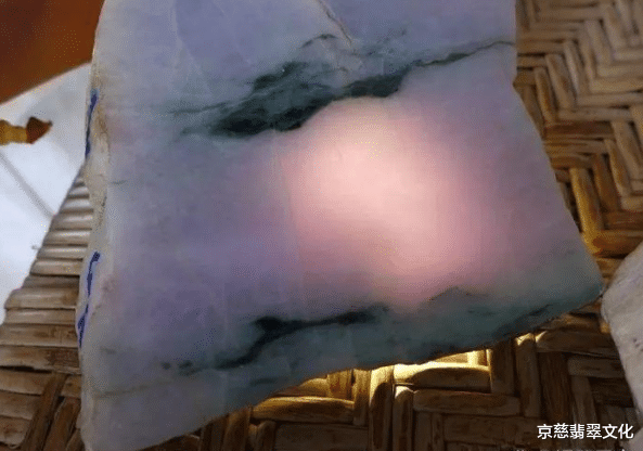 翡翠|8999拿下块木那料，切开以为裂纹毁了所有，不曾想成品竟让人刮目相看