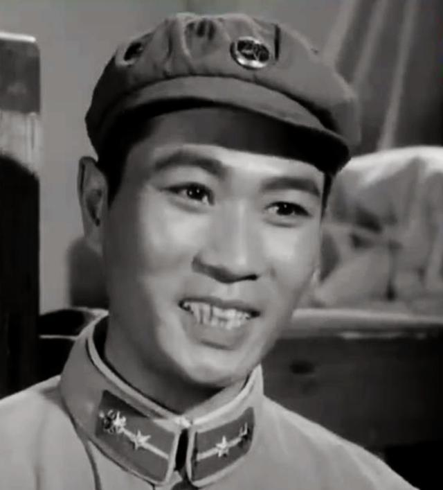 奇袭|出演《奇袭》《打击侵略者》,十余部电影中饰演战士却早已被遗忘