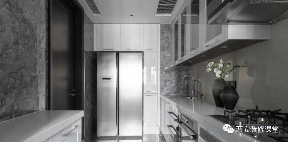 冰箱放厨房最好，怎么放是个问题