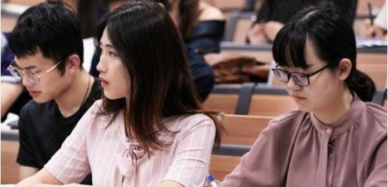 社交平台|社交平台“胡言乱语”,这名女生摊上大事儿了,事后道歉有用?