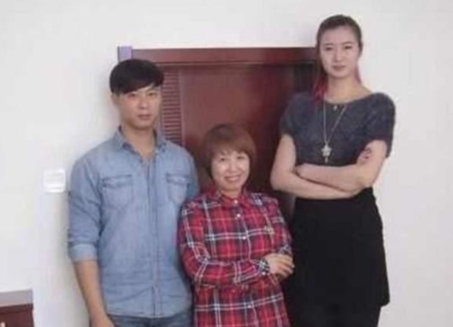 女篮|女篮队员嫁农村老公：身高2米撞门框，婆婆：拆门换大的