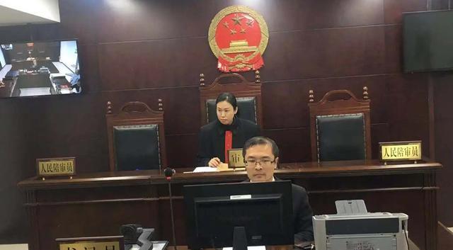 案例:53岁男子侵犯2继女6年遭砍杀,妻子旁观也被砍死