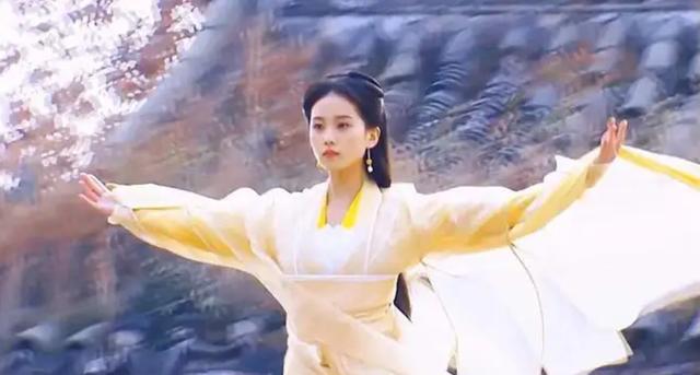 赵露思|同样是用丝带演打戏,将赵露思与这几位女星放一起,差距一下就出来了