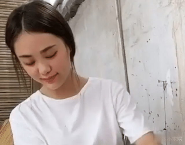 |樊小慧开店生意惨淡，本人暴瘦强颜欢笑，前夫或将再婚！