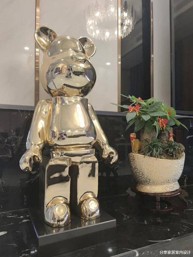 120平现代轻奢风格,三代同堂越住越喜欢,护墙板做背景墙很大气