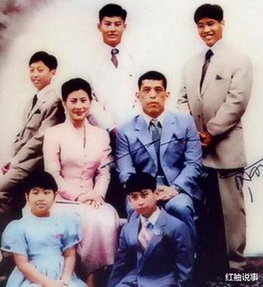 |二王妃电影旧照曝光，跟男主角深情相拥，难怪当不了十世王后