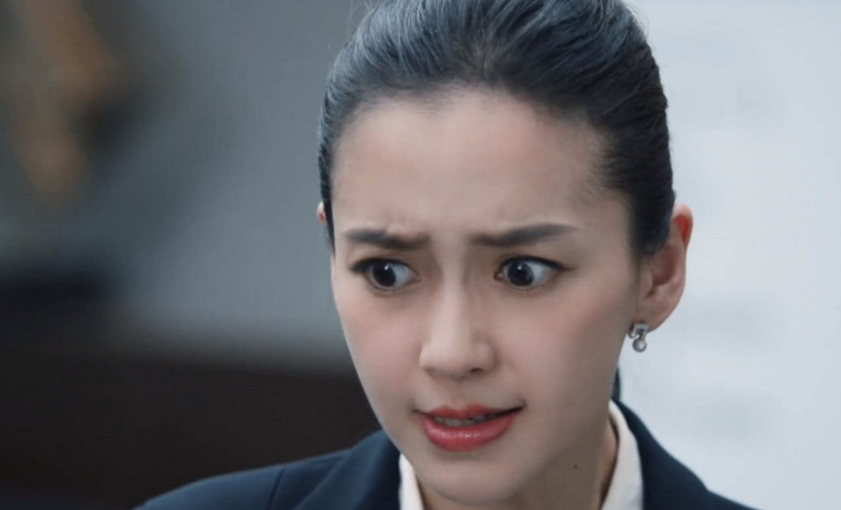 镜双城|《镜·双城》首播！道具廉价磨皮过头，女主被指瞪眼神功不输杨颖