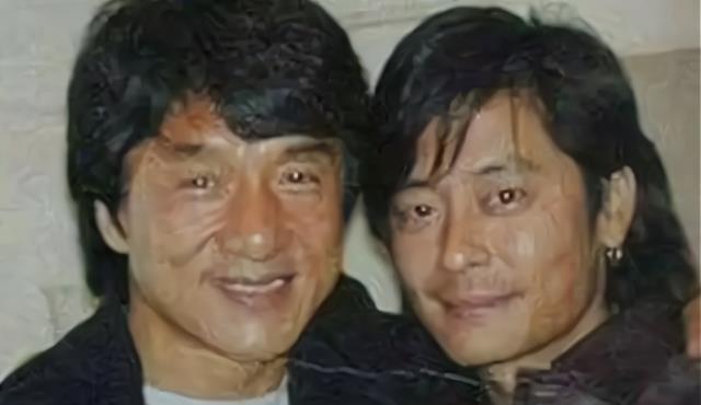 王杰曾大受欢迎，与阿娇饰演情侣，演成龙男配角