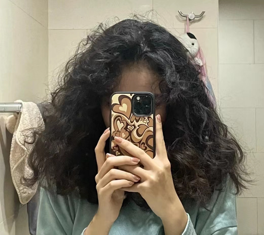 发型 头发烫得“太丑”，多久才能自然好看一些？只需三招轻松变好看