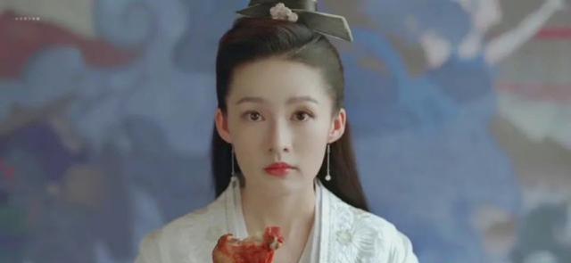 李沁|李沁上《麻花特开心》被送鸡腿,撕不掉的标签是没有起色的事业