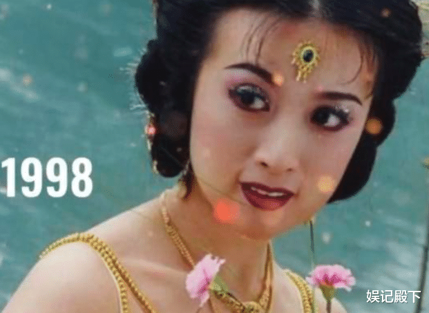 白冰|金巧巧真不懂自己，五官老气却硬凹芭比人设，效果适得其反太尴尬