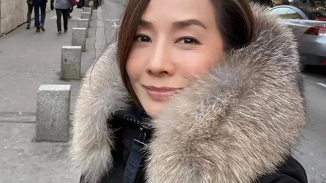 毛舜筠|63岁毛舜筠近况曝光：与张晋蔡少芬看电影，身材消瘦，老态尽显